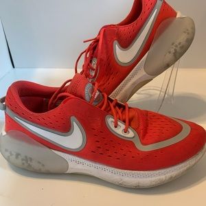 Nike Joyride Dual Run, Mens size 10, hyper crimson/white/silver